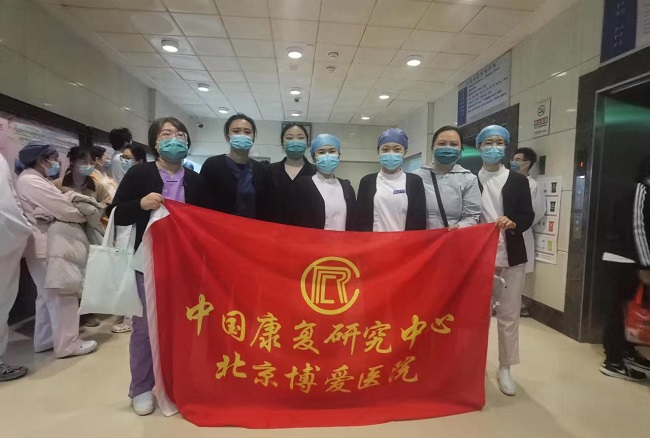 图为核酸外采队员合影